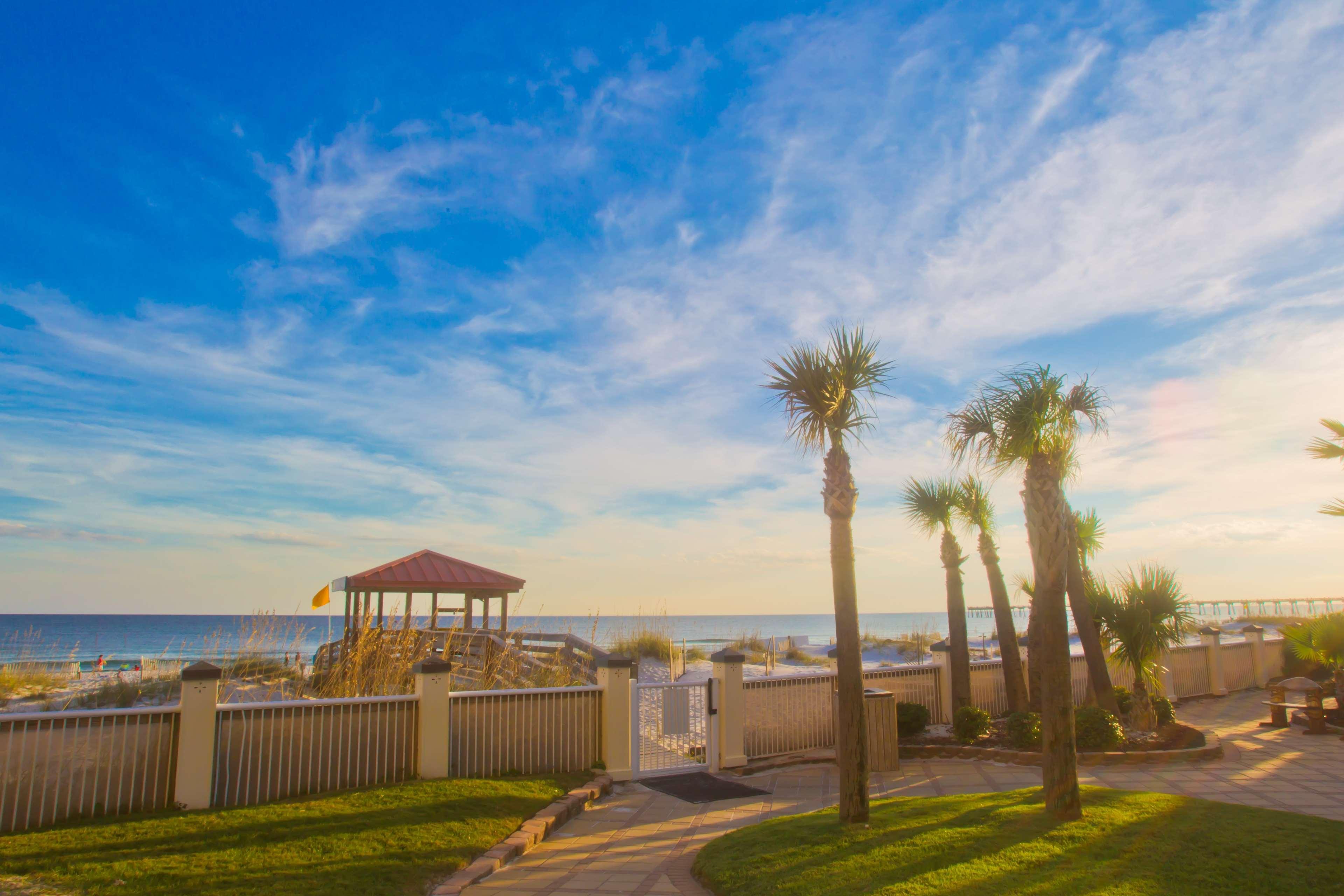 Hilton Pensacola Beach Hotel Exterior foto